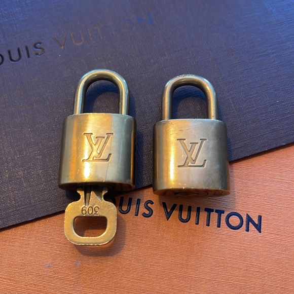 Lot of 2 Authentic Louis Vuitton Locks & 1 key set #309 - Picture 2 of 7
